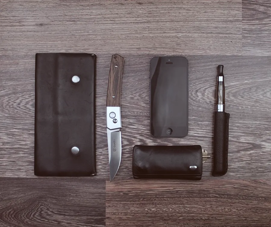 Funda cartera de piel en Dénia